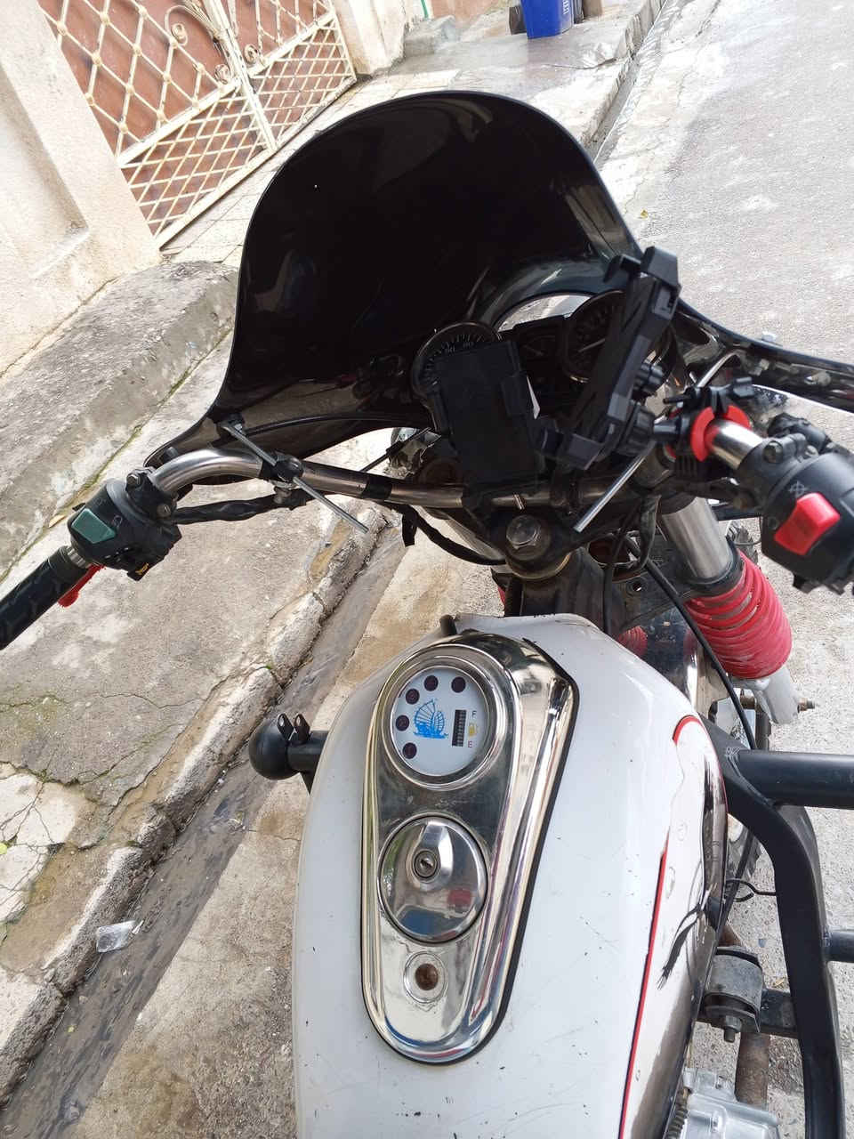 السلام عليكم ستوتة للبيع موديل 21 ستوتة كلها شرط محرك شرط شاصي شرط منفيس قطرت صبق ما  بيها كهربائيات كلها شرط ستوتة خير من الله ربع ما تصرف عليها السعر مليون وا 500 وا بيها مجال لطيبين رقم الهاتف ***********
