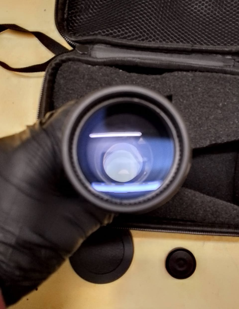 ناظور تك عين كلش نظيف
وياه حقيبه وقبغات 
قوي وكلش صافي شرط الفحص 
40 الف مع التوصيل 
واتساب ***********
