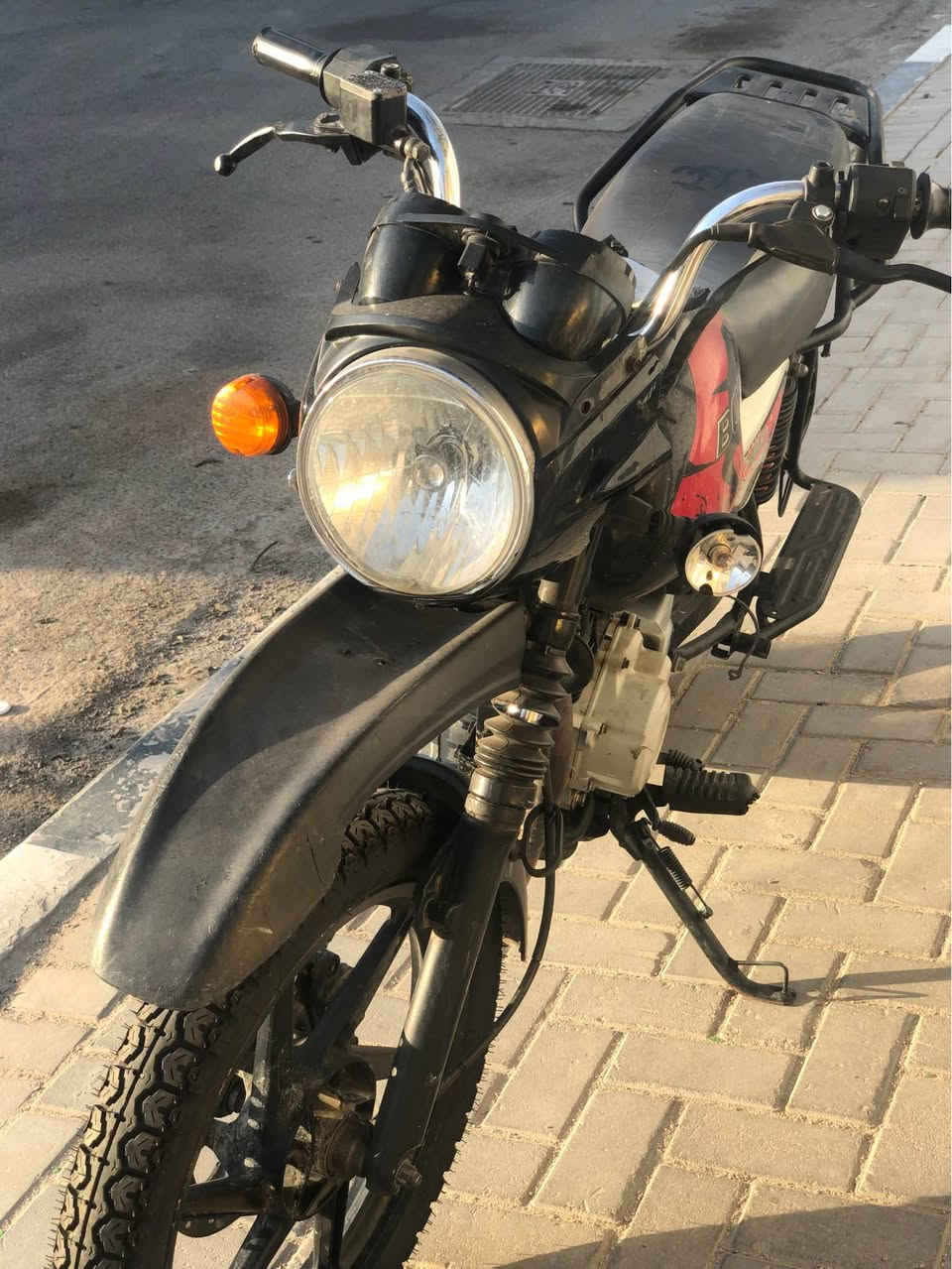 دراجه بوكسر موديل 2022

رقم بصره بس ضايعه سنويه او رقم 
راعيه موجود بس انه ابيع هيج حديده راعيه لا يطلب عليه ولا اي شي وكفله من سرقه بس انه ابيع ادوات راعيه موجود حته رقمه تخابره ماكو مشكله بس انه ابيع ادوات اكفله من سرقه ؟؟؟؟؟ 

مكينه امجفته بس مره وحده ودراجه حلو كامله امكمله 

مكاني بصره 📍اي ستفسار اكثر اتصل 

☎️☎️***********

السعر 650 الف او بيه مجال Singapore
