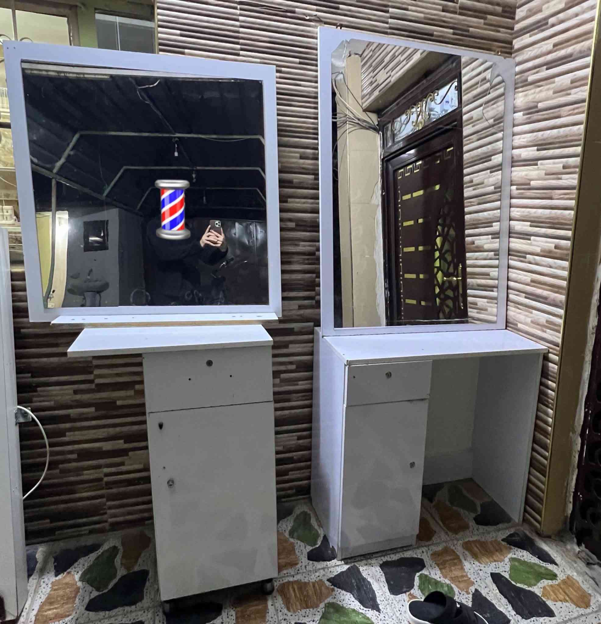 ديكور حلاقه للبيع مرايات 2 +كومدي 2
مكاني   الحويجة ***********
