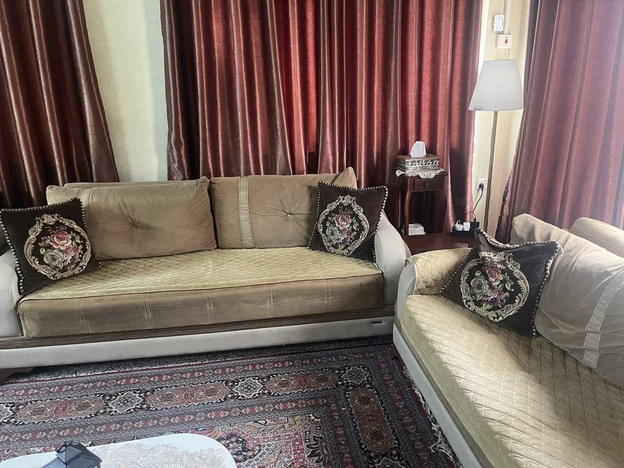 السلام عليكم عندي هذا الطخم للبيع كامل عشره نفرات مع الاسفل يصير مخازن ويصير سرير اذا ينفتح بس ثلاث يدات الجلد بيهم عيب فقط الكشنات جيده جدا وكلش ثقيل السعر ٣٠٠ الف المكان الموصل الي يفيده يراسلني خاص


**إذا كنت صاحب هذا الإعلان وتريد حذفه لأي سبب، رجاءا أرسل رسالة إلى الدعم الفني**