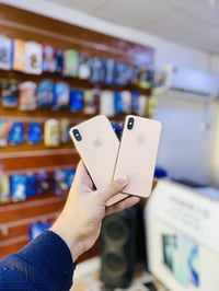 آيفون XS • آيفون XS ماكس • ذاكرة 64