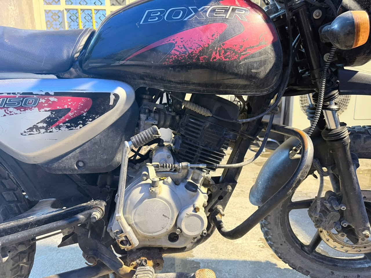 السلام عليكم شباب دراجه بوكسر للبيع مديل 22 تجفيت شركه وبعدها عل سحك السعر مليون وبيها مجال ومتوازي على فلوس العنوان بغداد الغزاليه ***********
