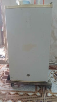 ثلاجة صغيرة • عاوزه غاز