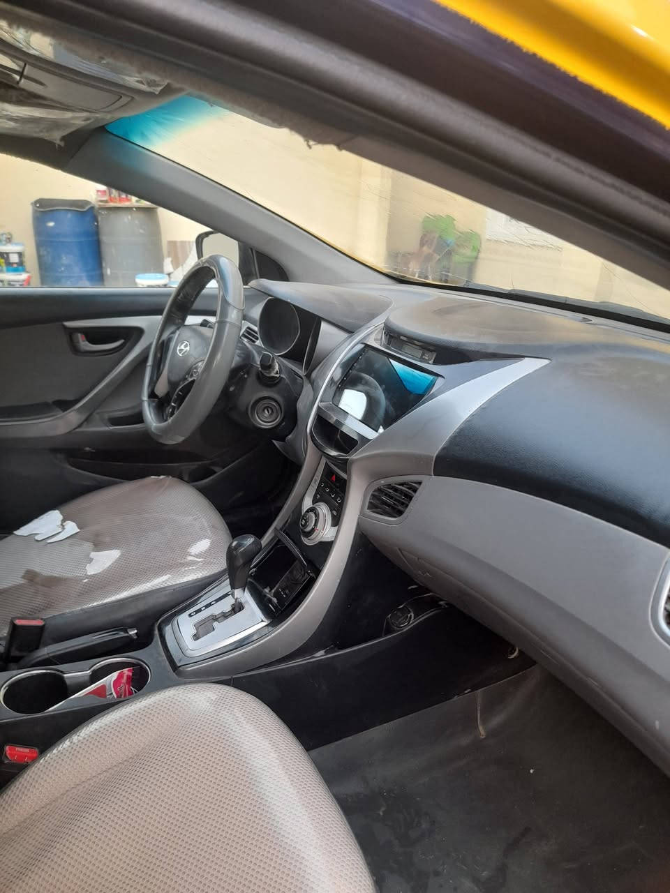 اللنترا ٢٠١١ وارد أمريكي بدون حادث اكلين ليبل واحد وبدون ايرباك عندي صور الوارد ساحبهن ورقيات بالعراق بيها طخه بالجاملغ مصورها ما مصلحه تبريد ثلج كير ومحرك خير من الله صدر أمامي وخلفي جديد تخم تاير جديد اني شادهن شاشة تاب كاميرا دوشمة أرضية وكشنات رقم بغداد مشروع وطني سنوية ما ساقطة مصفرة هيئة وغرامات تحويل ثاني يوم 
السعر ٩٠ وبيها مجال بسيط 
مكاني بغداد مدينة بسماية 
***********
