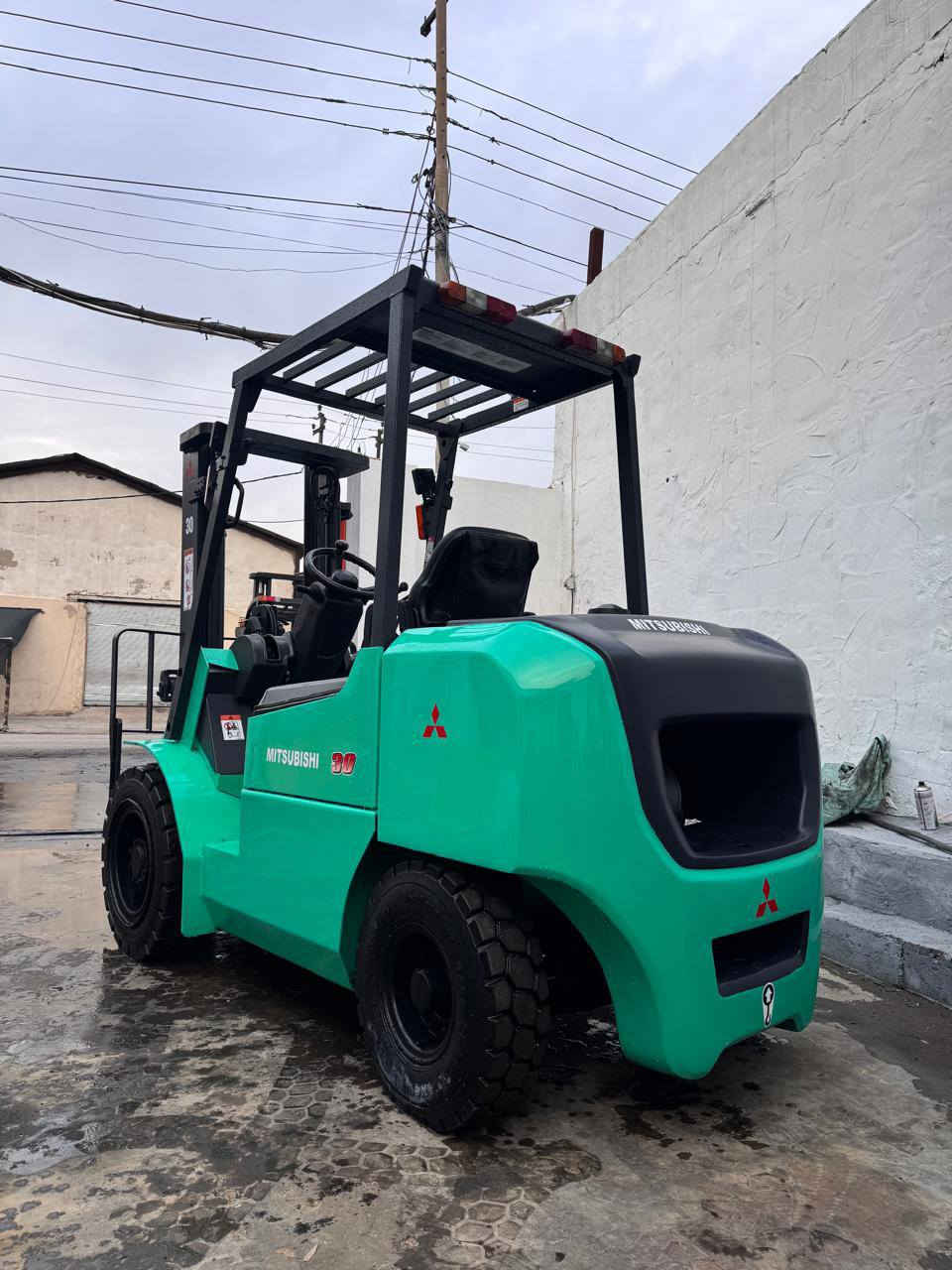 سلام عليكم ره فيعه مستربوشي اؤروبي 3طن 3حركه.موديل 2018. ره قم كاتي جديد.***********
