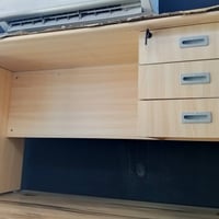 ميز مكتب جديد قياس 140 كرسي دواره  عنوان بغداد مدينه الصدر قطاع 24 077...