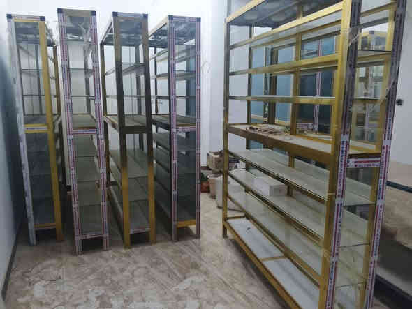 فترينات العدد 2انضاف حيل مكاني بغداد مقابل مرور الحسينية الراشدية السعر الوحدة 100 رقم الهاتف ***********
