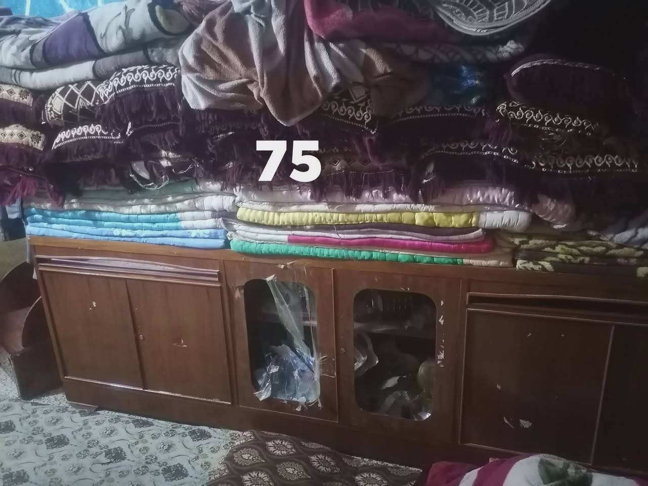 ساحبه مال طباخ ويا الميز مالها
كنتور وبوفيه للبيع ***********
