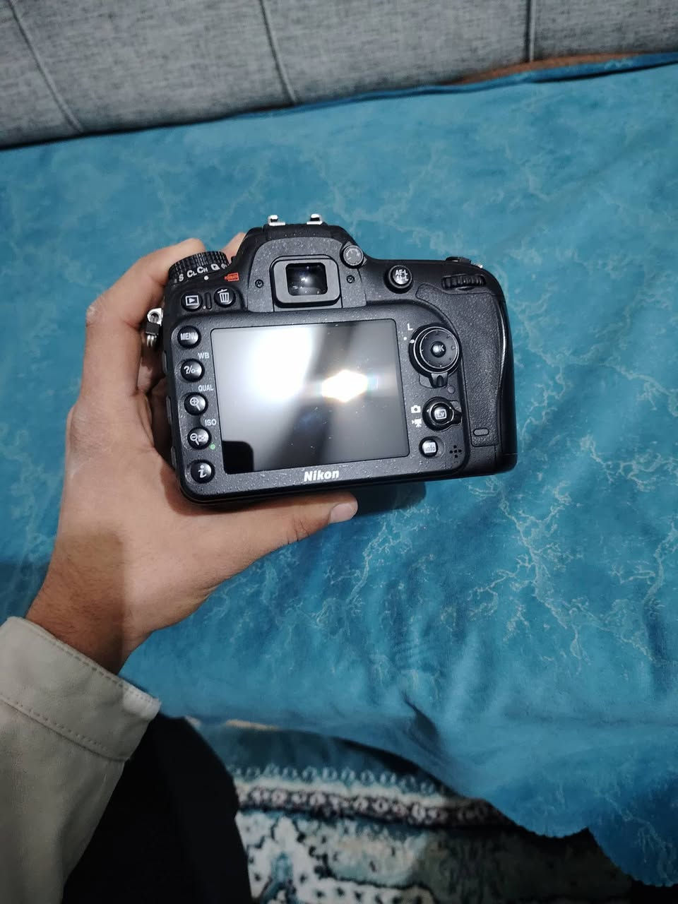 للبيع
كامرا نيكون 7100 نضافة فول مع عدسة الأصلية 18_140  مع نضافة العدسة استخدام قليل  كاملة ملحقات. من  بطارية الأصلية. وجنطة مقسمة  وفلاشات ٢
واحد للصور
واحد خاص بل فديو 
للاستفسار الاتصال
***********
مستعجل عل بيعها 
والصور تسولف  اي استفسار  أني حاضر. 
مكاني بغداد
