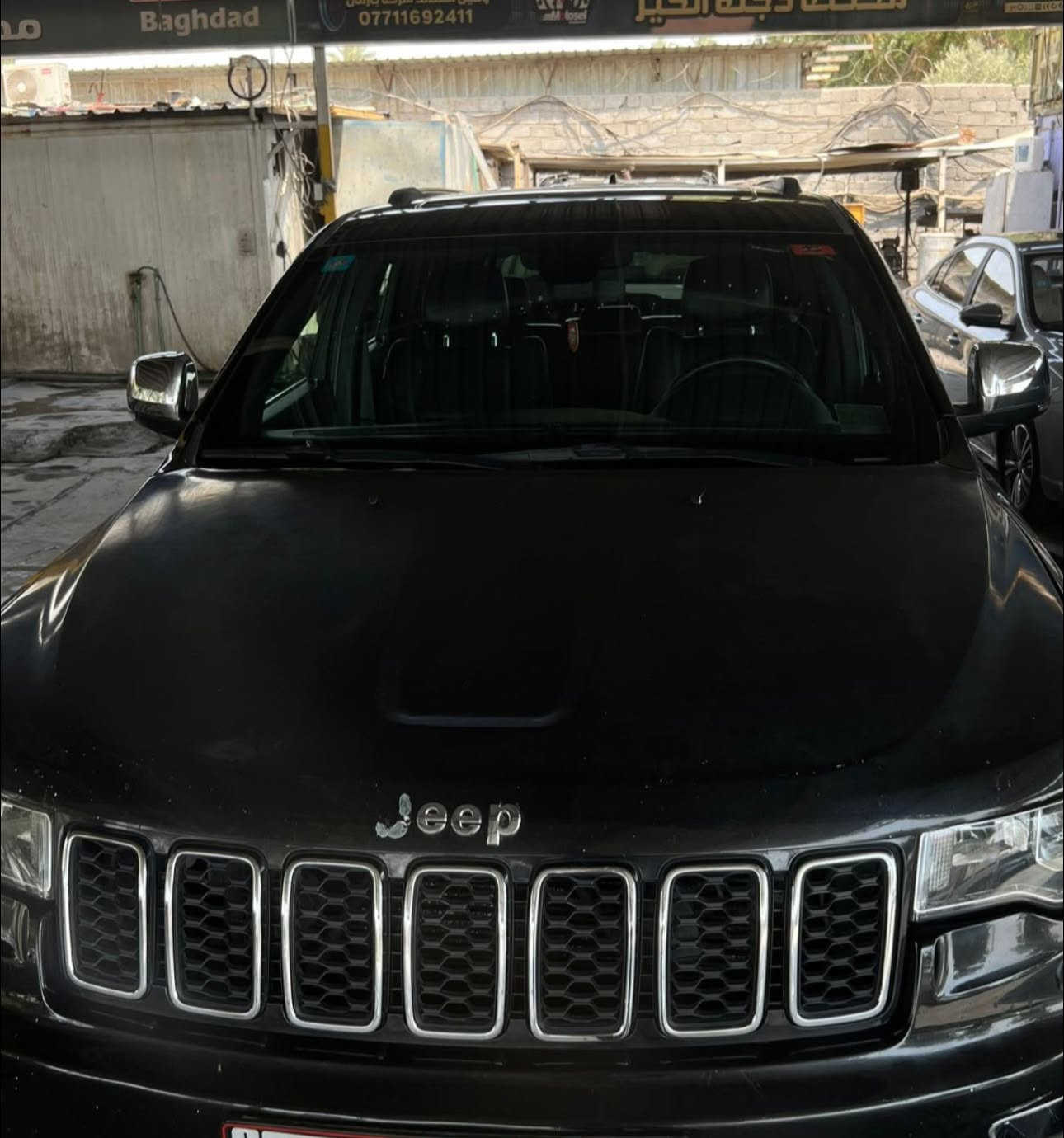✅ للبيع جيب جراند شيروكي ليمتد  وارد امريكي 2019 🚗
بسعر جداً مناسب مواصفات ليمتد كاملة    💵  
* فول مواصفات مكينه وكير مكفولات كفالة عامة من الداخل🥇
* ماشية : ١٢٢ كم 
* فتحة سقف
* مقاعد جلد لون اسود كهربائية + تدفئه💺
* ⁠ويل 20 مع تخم تاير جديد 🛞
* شحن لاسلكي🔋
* رادارات جانبية📡
* كاميرا خلفية📷
* شاشة كبيرة أصلية🖥️
* تبريد ثلاجة ❄️
* صدر أمامي جديد
* ⁠توقف ذاتي 🛑✋🏻
* رقم بغداد الجديد 🔢
* ⁠حادثها قطعتين + بنيد مبدل 
* السيارة نظيفة جداً وجاهزة للاستخدام مكانها بغداد 🏠

السعر المطلوب 💵  195$ وبي مجال للجاد والمشتري 

📍 للاستفسار السريع الاتصال على الرقم
*********** 📞

“السيارة تستحق المشاهدة، والفحص بأي مكان على حساب المشتري الجاد.
