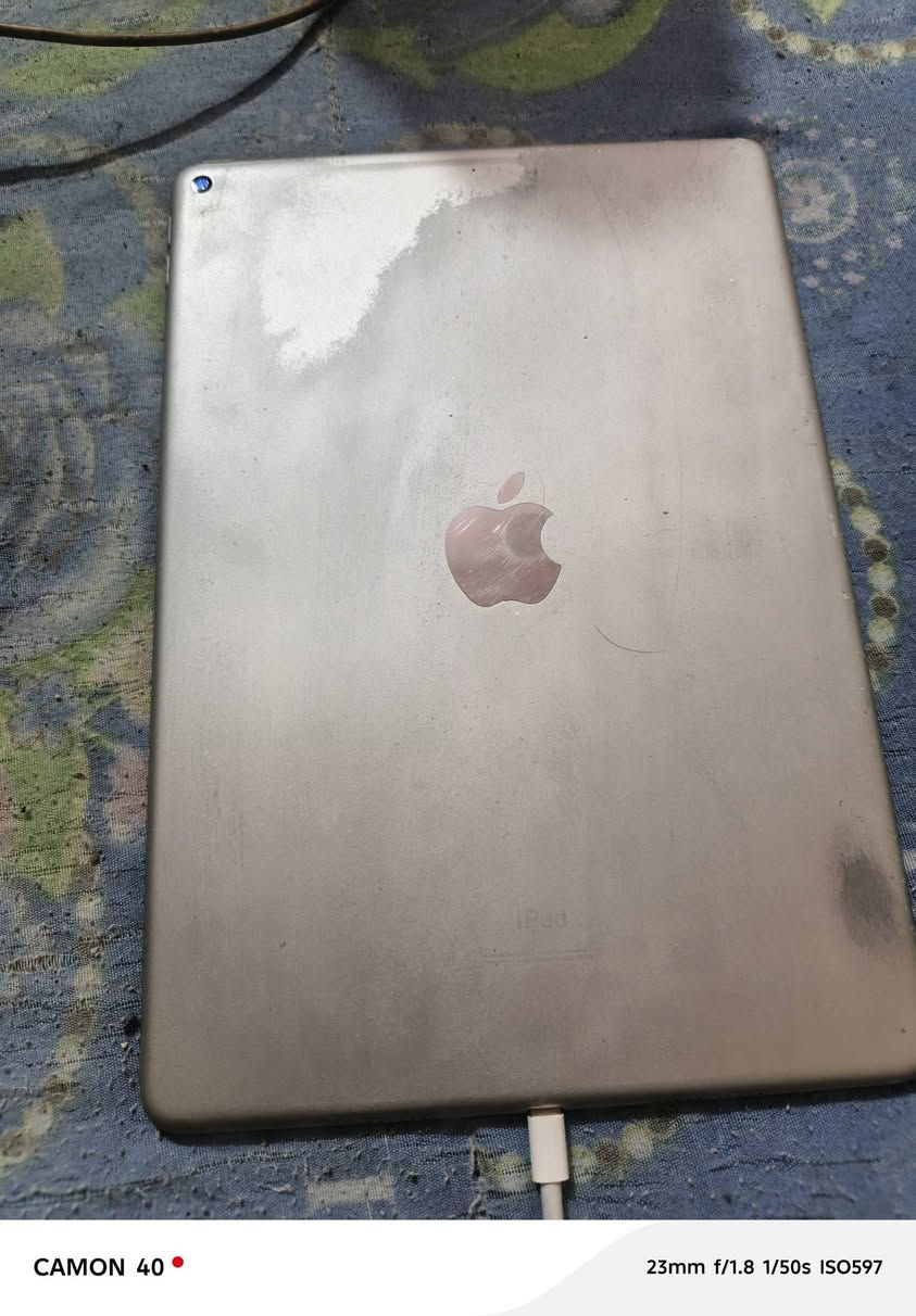 ايباد 9لبيع
ذاكرة 64
مابي اي كسر 
فقط ضهر رايح لونة 
بوبجي 60فريم سلاسة روعة 
سعر 160وبي مجال 
رقمي ***********
