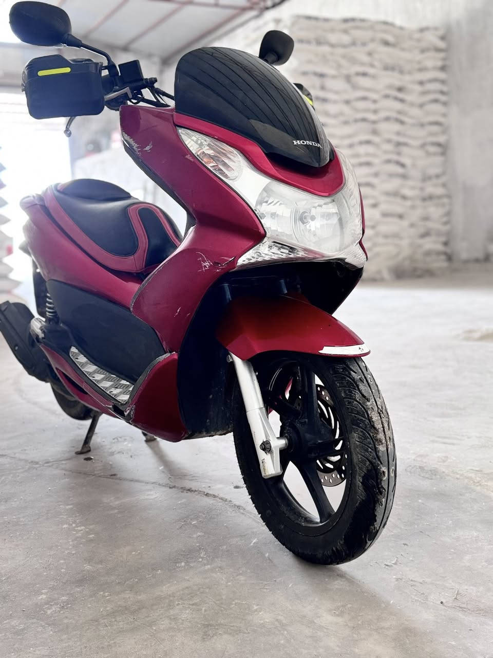 سلام عليكم للبيع pcx ياباني نظيفةسعر 1300 المكان بغداد الدورة رقم***********
