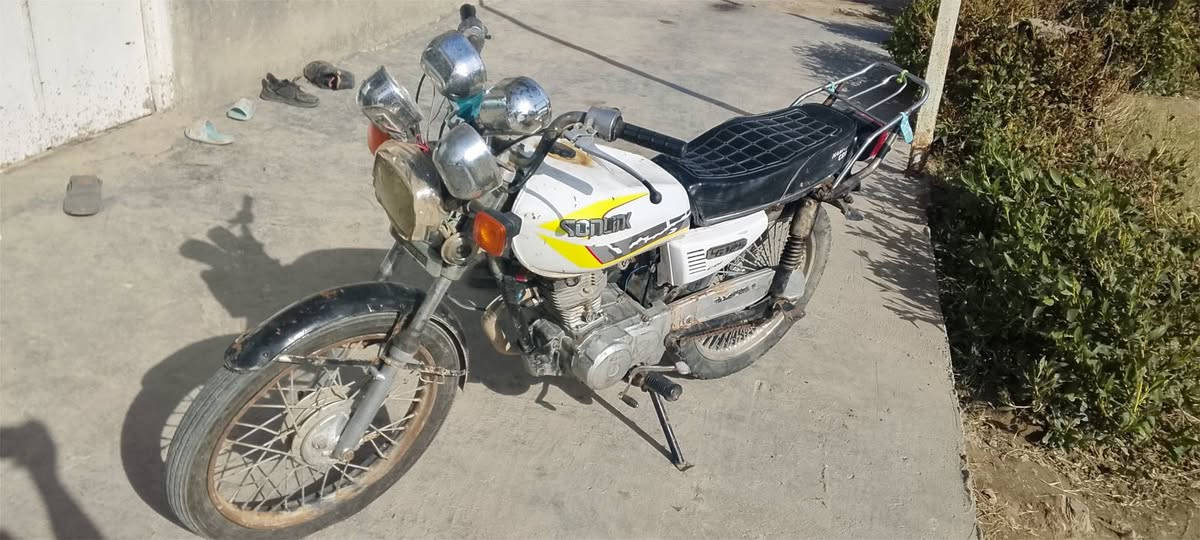 سلام عليكم دراجه للبيع موديل 18كلك كلك تكفل بيه من سرقه وعشائر سعر 190وبيه مجال دراجه مال جناي الله شاهد كلشي شغال لايت شاره مسجل تخبل دراجه بيعع مستعجل هاذا رقمي ***********
