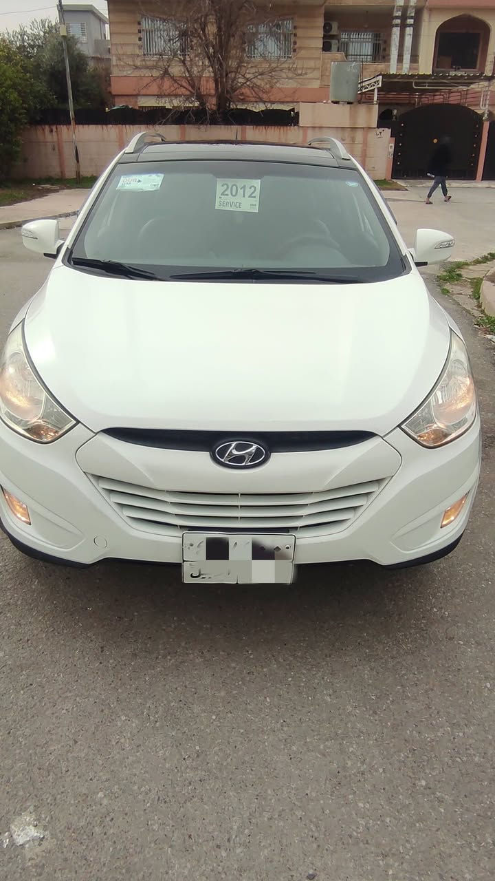 السلام عليكم توكسن موديل 2012 رقم اربيل كوبون بانزين ماشية 208الف كيلو السيارة فول مواصفات بانوراما ويل كب اشاير بالمري بلاجكتور مري شفط شاشة كامرة تحكمات ستيرن بلوتوث.   يو اس بي السيارة بدون صبغ عدا مكانين بارد كير شرط محرك فقط وأشر قبغ ولفات مبدل طخم جديد امامي خلفي مغلفة كشنات وأرضية ما ناقصة اي شي كامله مكملة تحويل شرط للاستفسار الاتصال على الرقم التالي *********** مكان السيارة موصل
