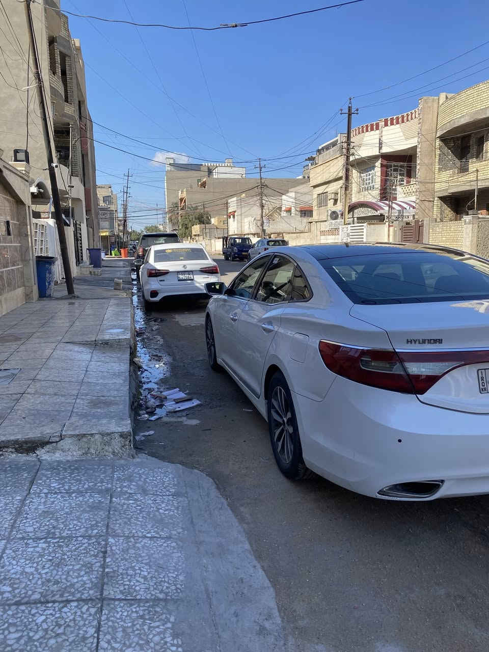 مكلفة بالنشر
هونداي ازيرا2011 خليجي فول مواصفات VIP فول 
حجم المحرك V6
رقم أربيل أنكليزي 
بيها صبغ بالباب مال سايق واشويةبالتكمة بدون حادث او ضرر  
بصمه.. بنوراما.. يدات كروم.. مري شفط ترحيب اوتو .. بك لايت LED.. كشنات جلد كهرباء ساونه خزن... بردات جانبيه.. برده خلفيه كهرباء.. حساس امام خلفي .. كامره شاشه.. دبل كير.. خمسه ويل كب... اشاره/كشنات ساونه مرايه LED.. وبعد هواي مواصفات 
كير محرك حداديه درجه أولى
سعر 106 . وبيها مجال ‭٠٧٨٥ ٨٧٩ ٠٦٢٥‬
مكاني بغداد الجديدة
