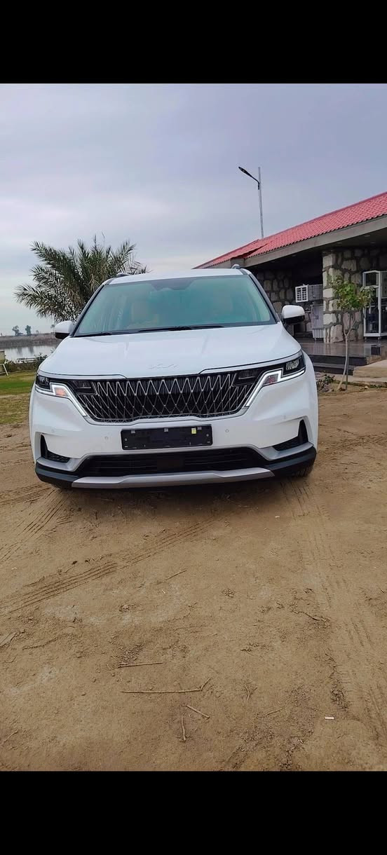 سلام عليكم للبيع كيا كرنفال 2023 كفاله عامه ماشية 60.000 رقم واسط بأسمي  مواصفات معروفه رادار مثبت سرعه ابواب كهرباء تبريد بيانو 3قطع شاشه كلها لمس دبل كامرا دبل داش كام غراضها كامله  وهواي مواصفات  للأستفسار ***********1
