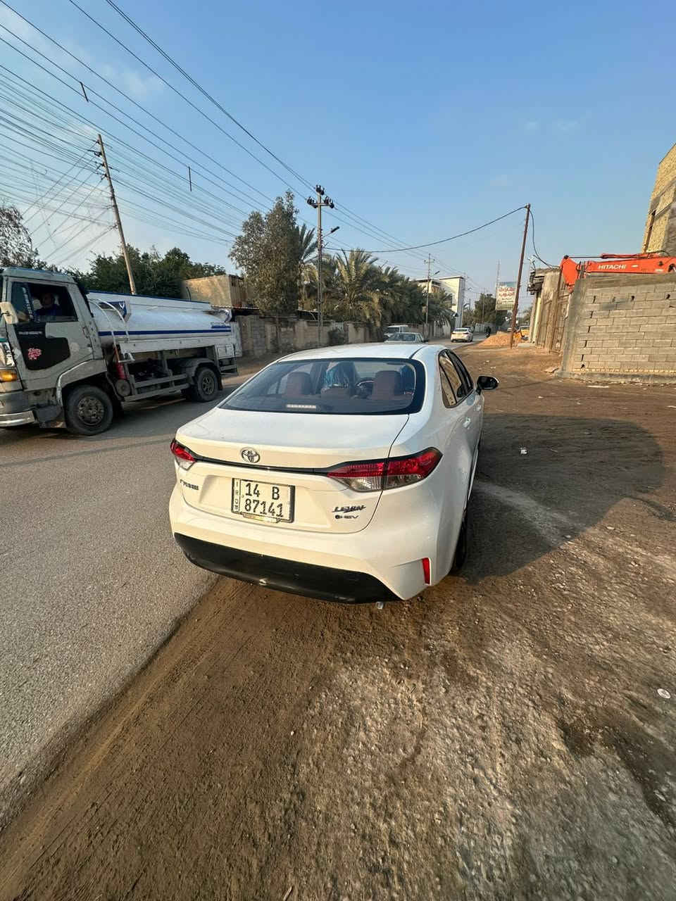 كورلا مديل 24 هايبرد الشكل الامريكي
ماشيه 20 الف بس بيه دحجه خفيفه جوه الباب الوره سايق بس 
رقم ***********
