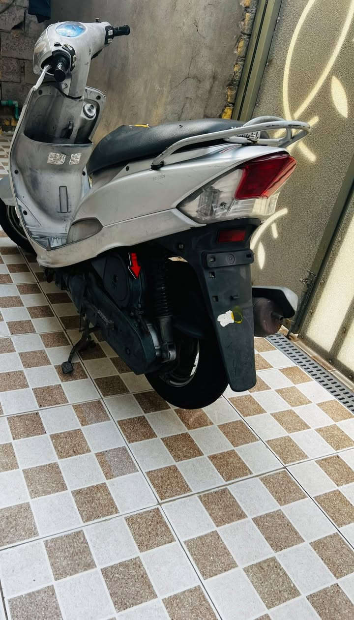 ماكس منغولي للبيع
كفاله عامه كلشي ماناقصها
ختم واحد وي المكينه 
دراجه خير من الله مكينتها خير من الله 
برغي مامفتوح بيها دراجه معدل خير من الله 
مكاني ديوانيه 
سعرها 750 وبيها مجال الشراي بي خير ويدلل 
رقمي ***********
