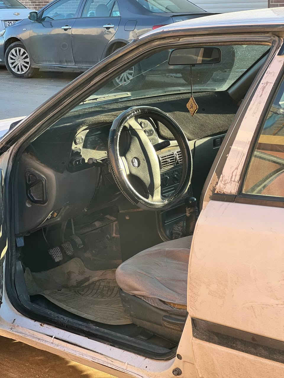 دايو اسبيرو موديل 1995سنويه عاج 4جامات كهربائي گير عادي ،،گير ومحرك بشرط عنده بطاقه بنزين ،،تخم امامي وخلفي مضبوط بشرط تايرات 4 جديد ،،سيارة بدون مصروف30 بي  مجال رقم صاحب سيارة ***********
