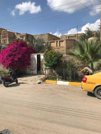 🏡 بيت للبيع بيت مرتب وجاهز للسكن، موقع ممتاز وخدمات متوفرة وقريب من ال...