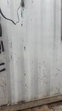 حاوية ١٢م • مغلفة من الداخل • باب وشباج