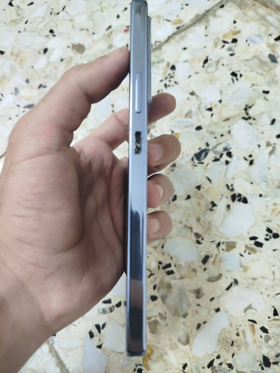 انفنكس جي تي 20 برو للبيع 
الجهاز فقط بدون دكمة تشغيل بصمتة شاشة 
ذاكره 256
رام 12 
معالج دايمنستي 8200 التمت 
 يشغلك 120 فريم ببجي 
144 هرتز 
الجهاز نضيف هو وكارتونته ومبرد ويا 
سعر 260 الف مكاني النجف
تواصل *********** واتس او تلي يوزر @b7rsf

