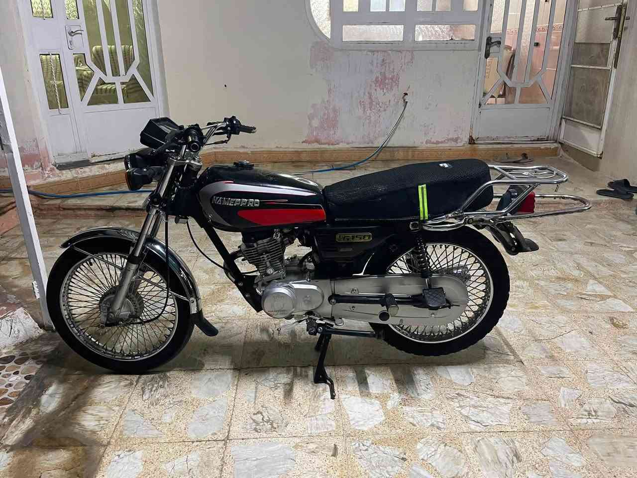 سلام عليكم دراجه نامي برو موديل ٢١ دراجه نضيفه كلش انضف من الي بصوره دراجه كدام عينك ماناقصه برغي سعره ٤٠٠ بيه مجال شراي يتصل *********** متواجد وتساب المؤشراي لا يتعبني
