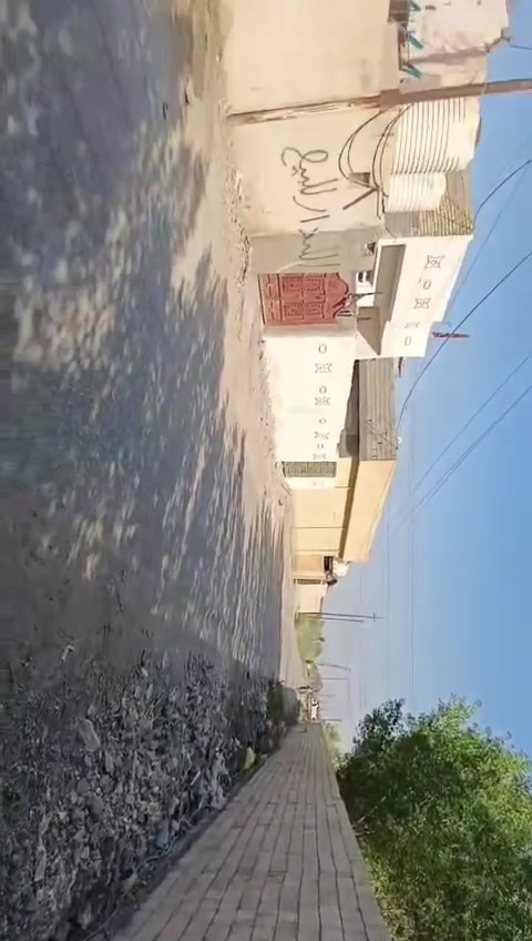 السلام عليكم بيت في منطقه النهروان مقابيل السيطره اليمن السعيدات يبعد عني الشارع 50 مت المساحه 350 متر النزال 23 والجبهه 12 ما متواجد على الفيس راح اخلي رقم التليفون‏‪***********‬‏

