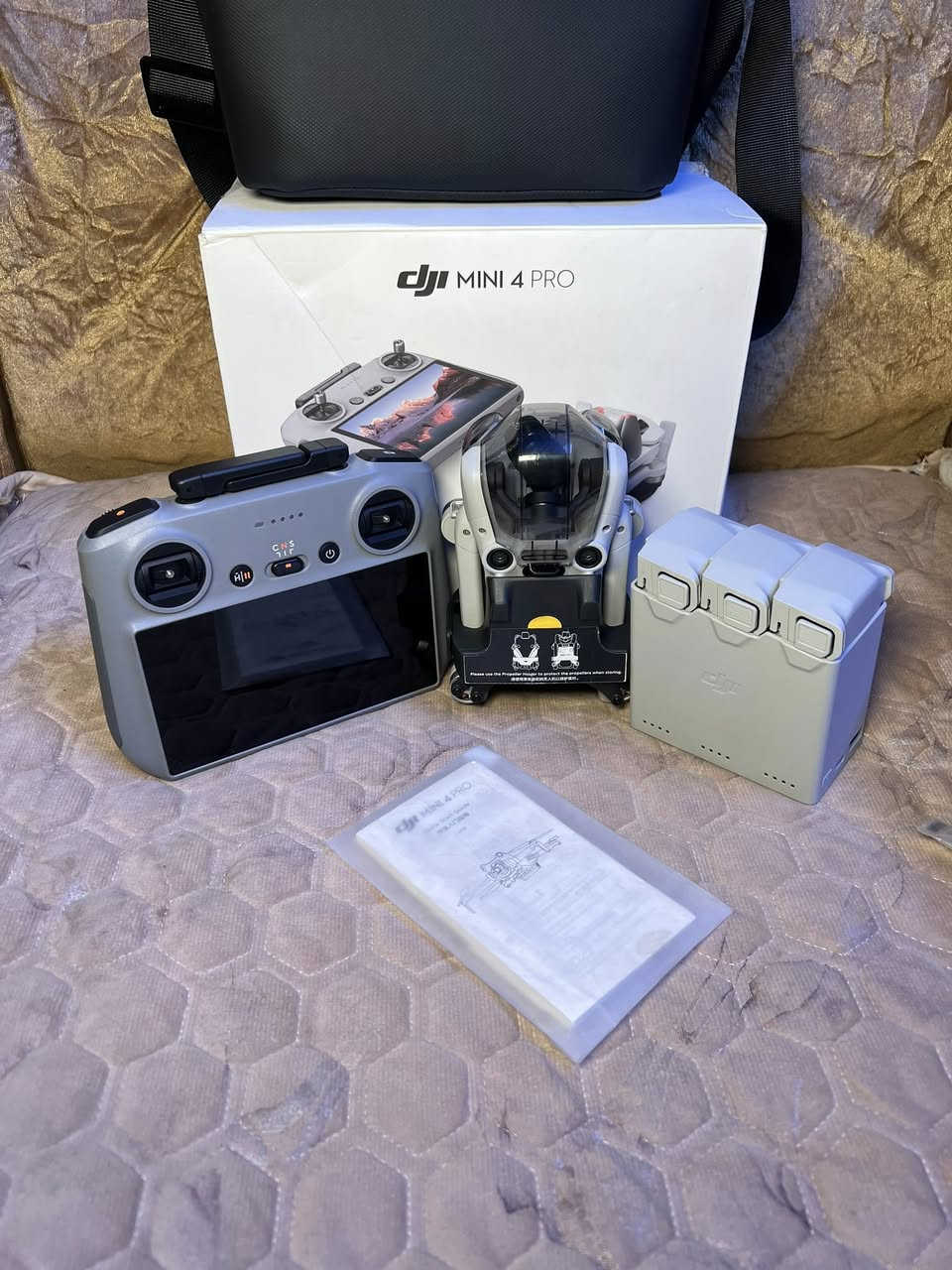 DJI MINI 4 PRO COMBO PLUS
كومبو بطاريات بلاص مو عاديه مطاير ولا دقيقه ابون بوكس 
مكان بغداد توصيل موجود للستفسار اكثر ***********
