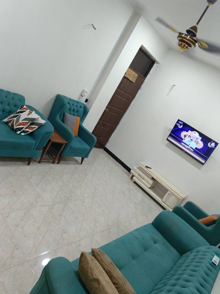 السلام عليكم
يوجد دار للبيع في الدوره زراعي العبيدي مساحته 100م واجهه 5 نزال 20 طابقين الاول كامل والثاني هيكل بدون سقف علما هو اول فرع مقابيل السده السعر 135 وبي مجال *********** بغداد, العراق
