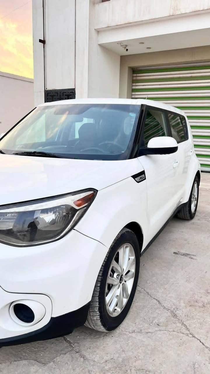 سلام عليكم كيا صول موديل ٢٠١٨ وارد أمريكي حادث جاملغ وبنيد رقم سليمانيه دولي هزه وسنويه جديد تريد تحويل تريد وكاله مكينه ٢٠٠٠ جاهزه سياره كير ومكينه حداديه وتخم تاير ما نقصها شي السعر ١١٠ وبيها مجال مكان بابل    رقم الهاتف ***********
