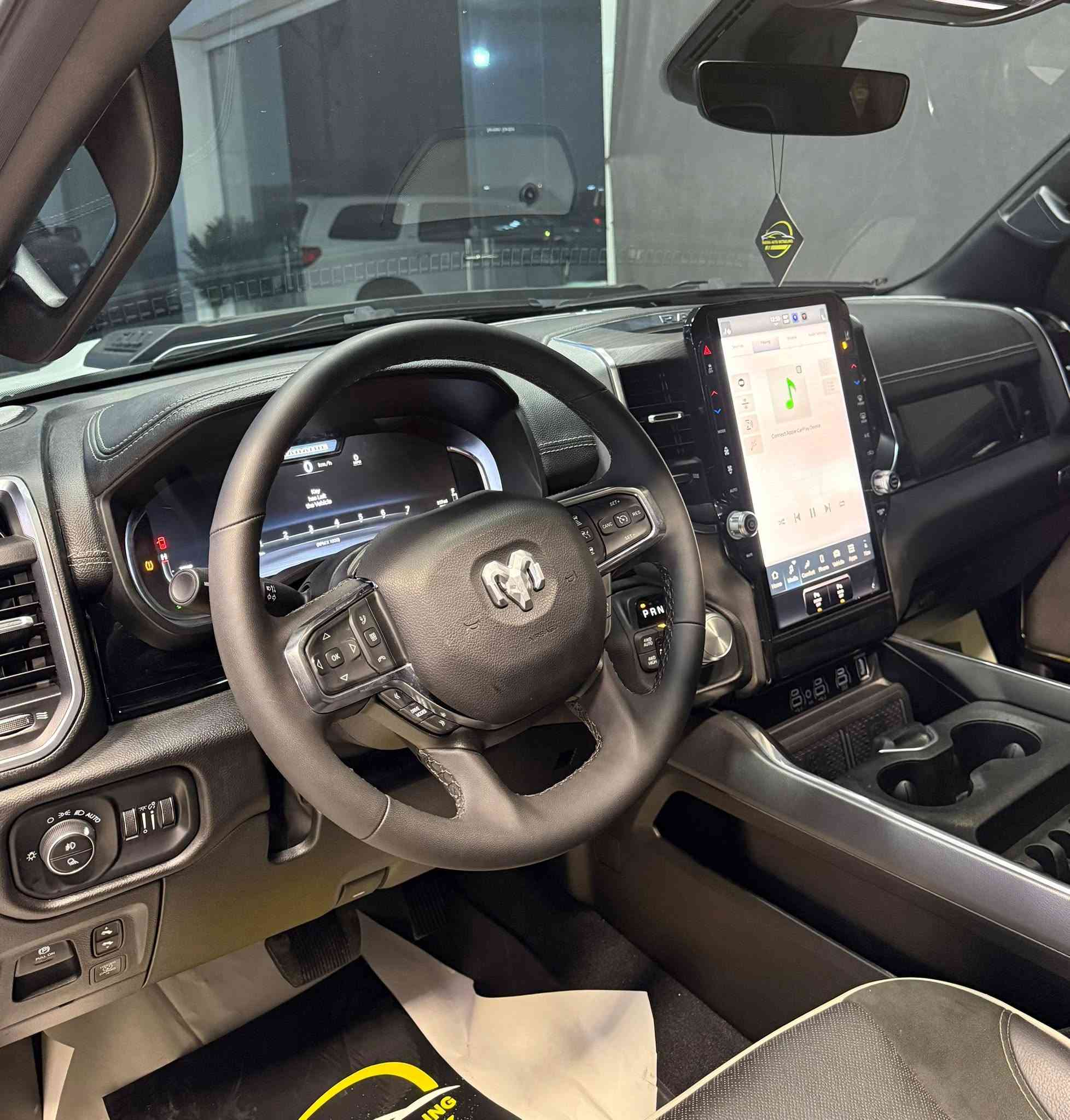 Dodge Ram
2025 Laramie Sport
V6 - 3.0T - 4x4

بسمە و شغال
شاشە تیسلا
5 کامیرە
لایت لید
کوشینات جلد و کهرابایی
کوشینات حار و بارد
سوکان هیتر
گیج الکترونی 
٣ شاشات
بانورامە
مرایە کهرابایی
دوسات کهرابایی
رادار
ئوتو ستوب
باب طویل
بودی قصیر
دبل اکسل

2.000 mile
1 قطعە صبغ
سعر 440 ورقە

معرض ( مەدینە ) اربیل شارع ١٠٠م
***********
***********
