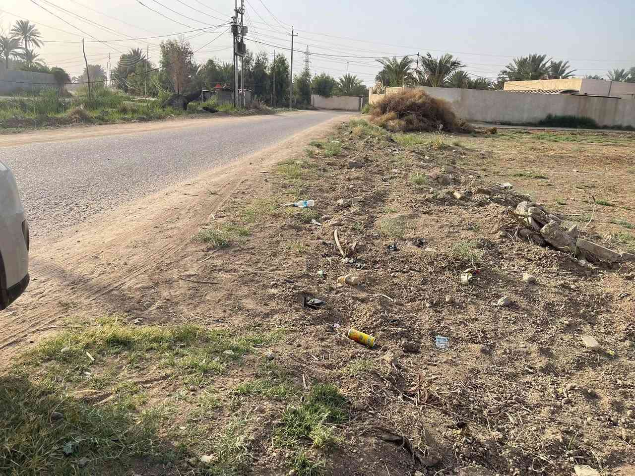 ‏1000 متر للبيع ‏الواجهة 20 متر طابو سند 25  (تحويل سند بإسم المشتري) متوفرة كافة الخدمات/تبليط/ماء/ كهرباء/ مدارس/مركز صحي/الموقع كربلاء - شارع رابط الزبيلية طريق ام البنين ع قرب/0 فلة العامرية تبعد عن مركز مدينة كربلاء 8 كيلو***********///***********
