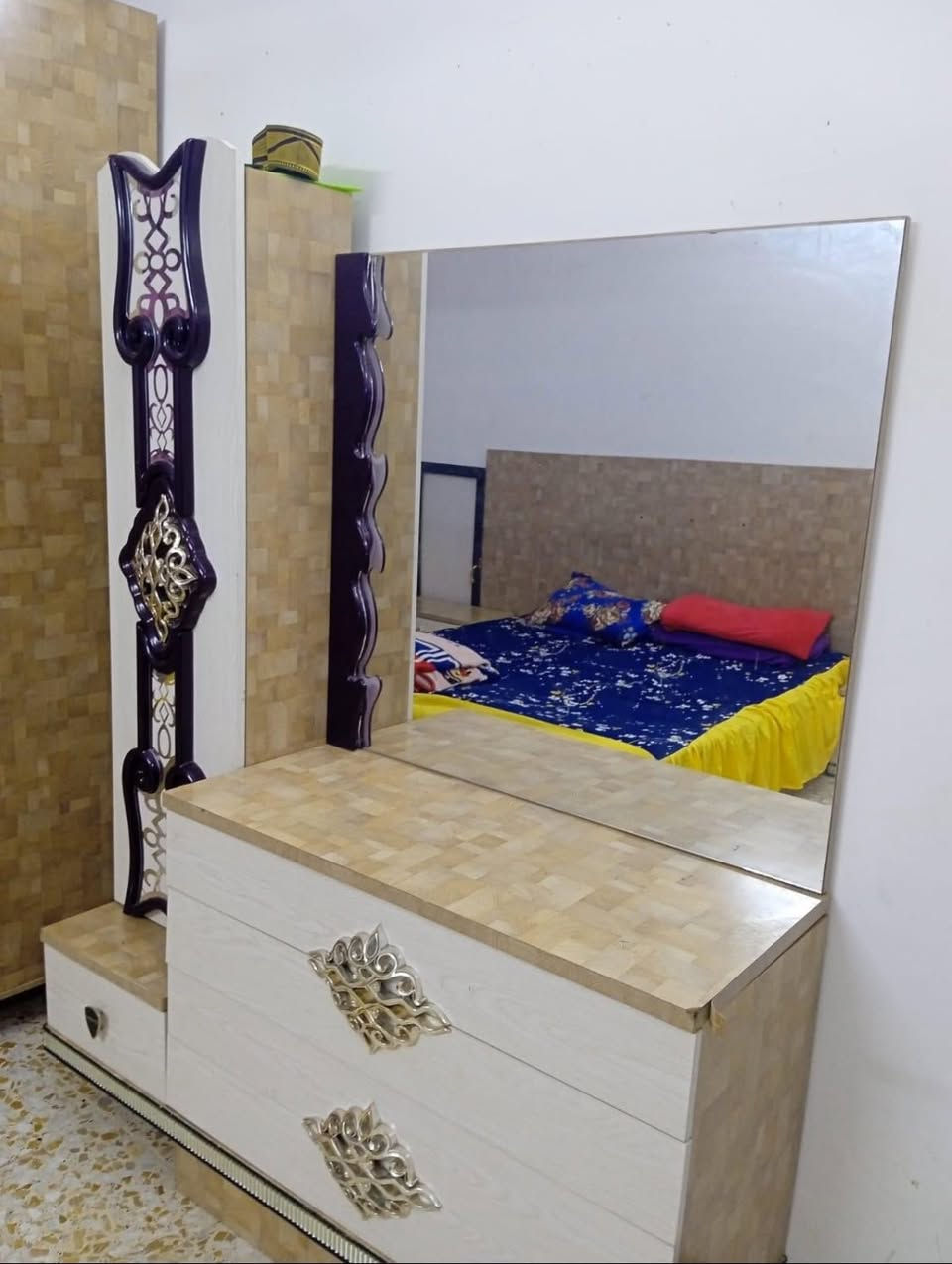 🌟 غرفة للبيع! 🛋️
-: ترگيه باب سلايت 5 قطع]
- السعر: [350 وبيها مجال]
- المكان: [بغداد]
بيها أضرار بسيطة 
بس الشراي يدخل خاص لطفاً🤍.


**إذا كنت صاحب هذا الإعلان وتريد حذفه لأي سبب، رجاءا أرسل رسالة إلى الدعم الفني**