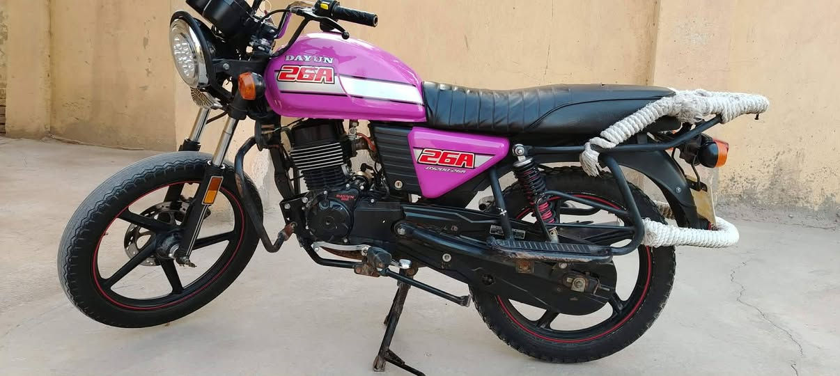 دراجه دايون موديل 22 اوراق اصولي محرك 200سي سي دراجه مكفوله جديده مامتعوبه نظافه 100% للتواصل فقط ع الارقام ،،***********/***********
