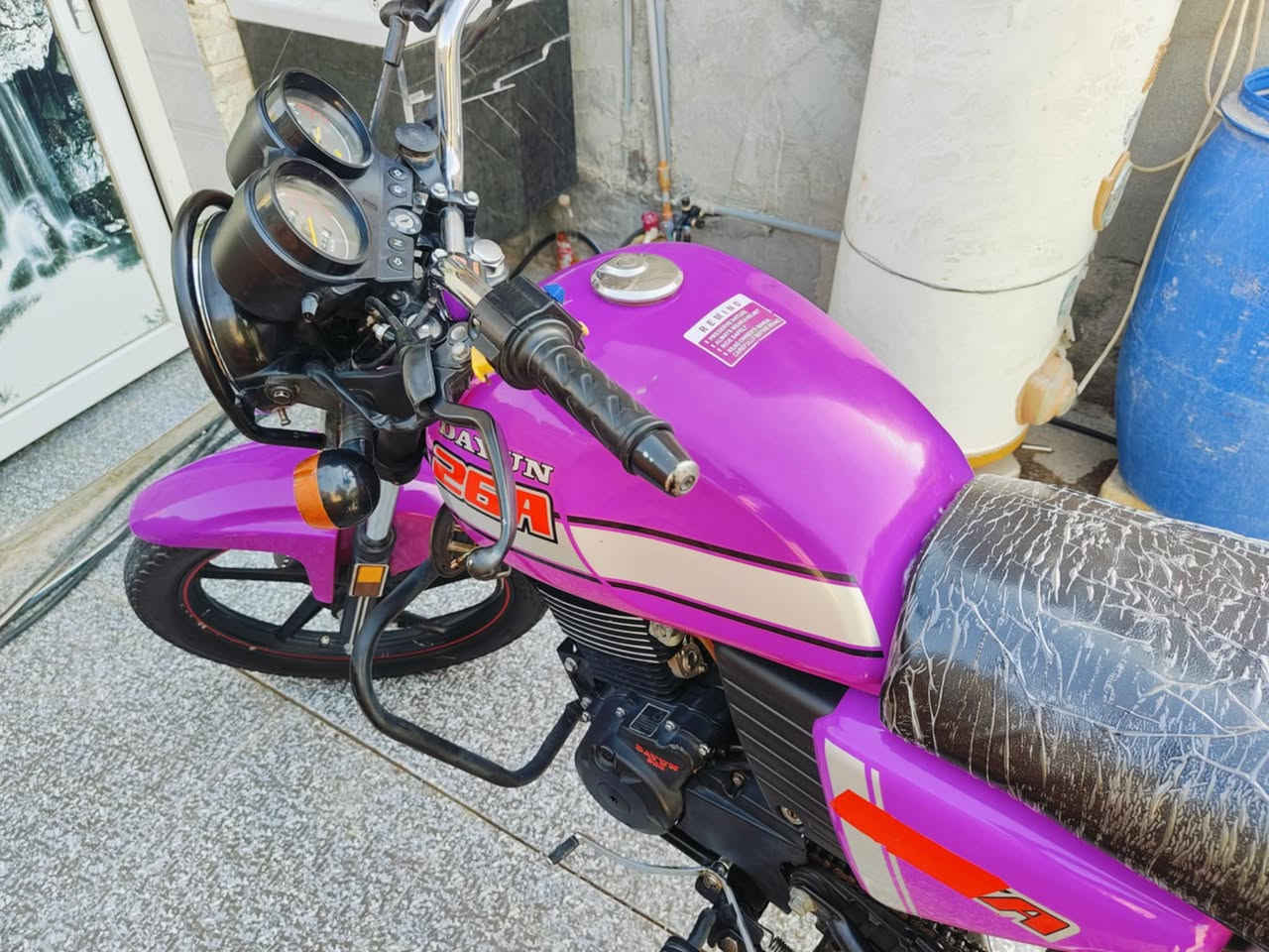 السلام عليكم دايوان نفخ موديل2022 اوراق اصولي شوكت ميعجبك ترقم مكينه خمس نجوم المرغوبه200 حقيقي دراجه حلوه ومرتبه السعر 1425 وبيها مجال قليل للتواصل***********
