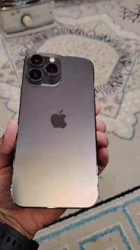 13 برو ماكس  بطاريه ٩٣  ذاكره ٥١٢   سعره ٧٥٠ الف الجهاز جداً نظيف شخط ...