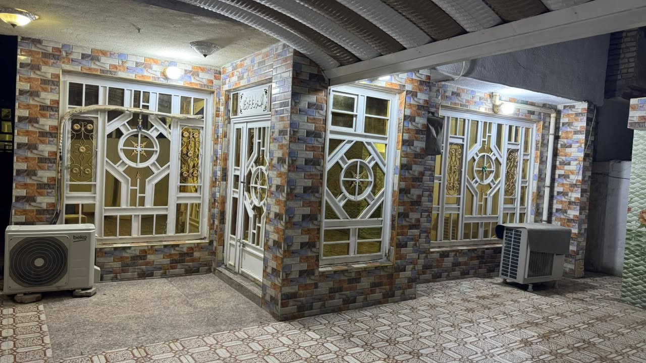 🌷 تحية طيبةومعطرة بالصلاة على محمد وآله 🌷

            🏠 دار سكن طابو صرف للبيع 🏠

#مساحة الدار٢٠٠ متر  الوجه١٠م و النزال ٢٠م 

📌يحتوي ع استقبال وهوال وغرفتين نوم  وحدة بالطابق الأرضي والثانية بالطابق الثاني وصالة صغيرة ومطبخ وصحيات خارجية وداخلية 
وكراج سيارة كبير وحولي على كل الدار ،،

#الموقع / الحي العسكري منطقة المدارس موقع مميز جداً وجه الدار مباشر على المدارس وخدمات كاملة ماء ومجاري وتبليط جديد ,,

💰السعر / ١٥٥ مليون وبي مجال🪴🪴

📞 للاستفسار اكثر الاتصال بالارقام التالية 📞

0️⃣7️⃣7️⃣6️⃣3️⃣7️⃣5️⃣7️⃣5️⃣8️⃣1️⃣

  0️⃣7️⃣8️⃣1️⃣1️⃣8️⃣0️⃣4️⃣8️⃣9️⃣4️⃣
