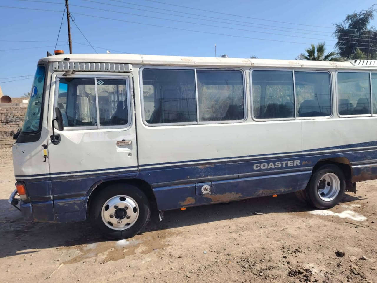 السلام عليكم 
كوستر لبيع مديل 1988 
السياره حداديه جديده
تايرات سته جوبلس نضيفات
مكينه بنكو 
وكاله عامه بسمي 
السعر ثمانيه مليون وبيه مجال 
الستفسار 
***********
***********
