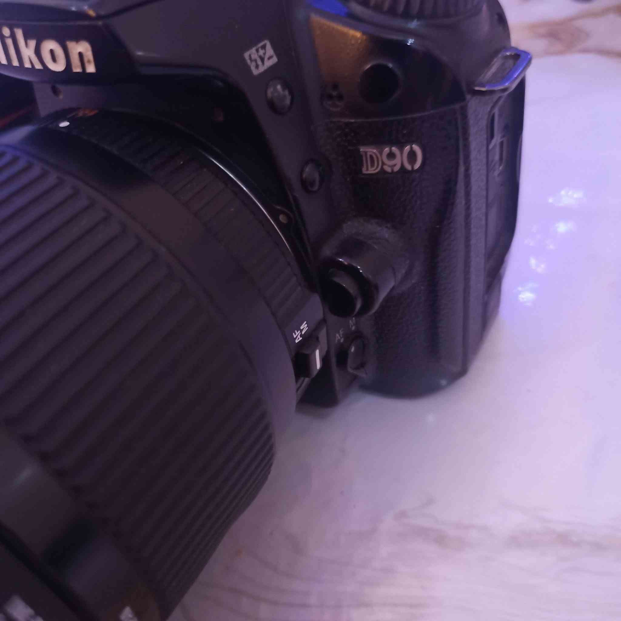 سلام عليكم كامرا نيكون D90  السعر 300وبيه مجال الستفسار ع هذا رقم***********

