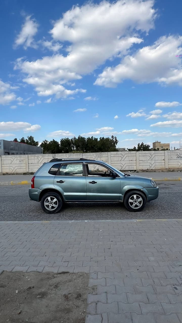 توسان 2007 امريكي
4 قطع
محرك 2000 دوش
 محرك وكير جديد 
السيارة بأسمي 
كربلاء ***********
رايده 82$
