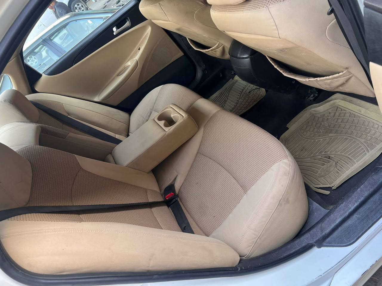 سلام عليكم 
سوناتا 2011 خليجي 
رقم صلاح الدين مشروع وطني سنويه جديده تحويل ثاني يوم 
محرك 2400جديد 
كير 6نمر بحاله جيده 
صدر امامي خلفي جديد 
تبريد ثلج 
كهربائية شغاله وبحاله جيده 
سياره جاهزه بيه صبغ قطعتين بدون لافتح ولا معجون 
السعر $112 وبيه مجال قليل 
العنوان صلاح الدين قضاء بلد
***********
