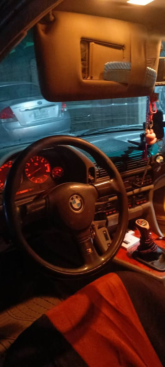 السلام عليكم شباب
بي إم للبيع فقط 
حجم 735 موديل 91 رقم بابل بأسمي 
كير عادي جاترك 
محرك البارحه شاده خير من الله 
تبريد ثلج ❄
فتحه شغاله ٣ طگات 
سنتر لوك 
بيها طخه بجاملغ الوره ومصبوغه عام 
و بارحه ندحجت باب السايق موضحه بصوره اناراتها كلها شغاله داخل وخارج كهربائيات من الدعاميه للدعاميه شغاله مري جانبيه كهرباء شغالات  حداديه أمامي خلفي خير من الله ما بيها طسه ومع العلم بيها ويل ١٨ M بيها 
السعر 45 وبيها مجال للطيبين 
ما متواجد عل فيس مكلف بلنشر 
***********
