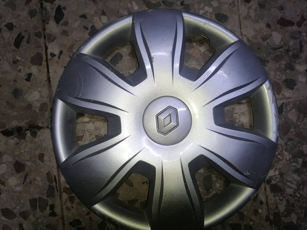 السلام عليكم للبيع مروحه ٧ راكب + داينمو ٧ راكب + كب  ٧ راكب عدد ١ + غطاء مكينه  / مكان بغداد ***********
