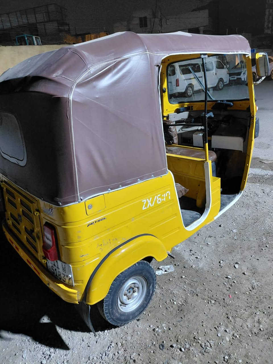 السلام عليكم تكتك للبيع موديل 2019 شهر 11 مكينة لا تنقيص ولا تبخير التكتك بأسمي اللأستفسار ***********
