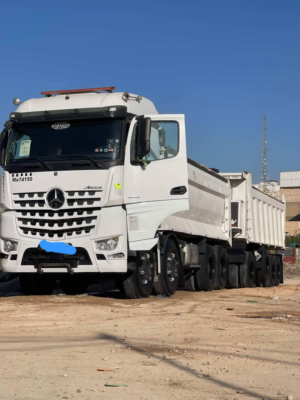 السلام عليكم
وحش للبيع موديل 2016 مربوطه  قاطره ومقطوره ٣ لوحات رقم أربيل تخم تاير جاهز للعمل الاستفسار الأتصال ***********
