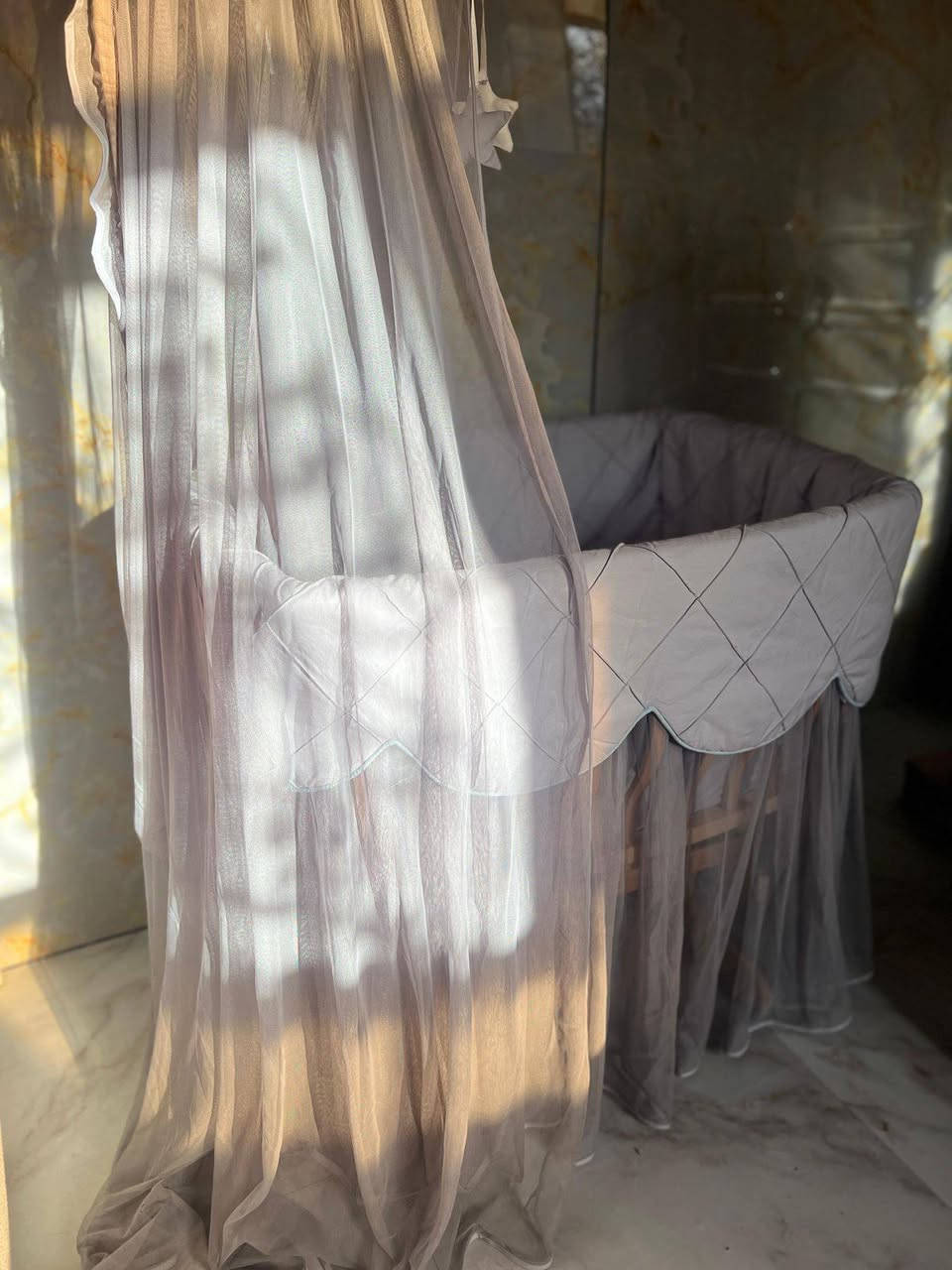 سلام عليكم بنات، عندي كاروك أطفال نظيف جدًا وحالته ممتازة، مستخدم استعمال خفيف تقريبًا ٦ أشهر فقط.
• اشتريته بـ ١٧٥ ألف
• طالبة بيه ١٥٠ ألف وبي مجال بسيط
• بيه تول وينشال يعني يصير وجهين: بالتول وبدون تول حسب الرغبة بسہَ التول شوية تعبان لهذا كلت بي مجال
• ناعم، ثابت، شكله جميل ومناسب لغرفة الطفل

اللي حابة تراسلني عالخاص 🌸
 ملاحظة ماعندي توصيل أنــَي من النجف ياريت تكونين من النجف.    ***********
