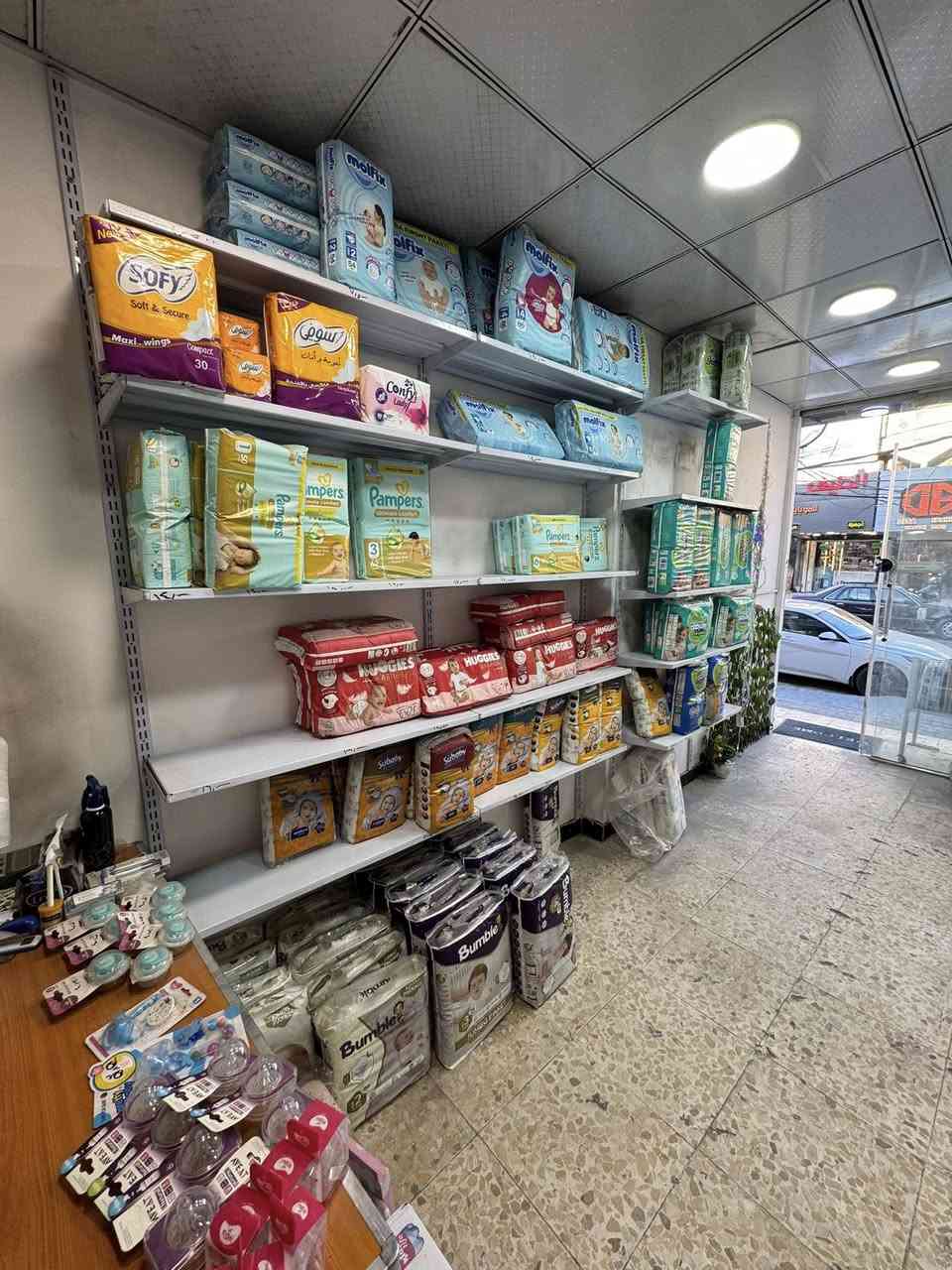 مركز نوروز سنتر للبيع بسبب عدم التفرغ مع كافة محتويات ويوجود حمام داخلي بالمحل   *********** متوفر واتس اب
موقع المحل الميكانيك شارع الفورتات مجاور العذراء سنتر
