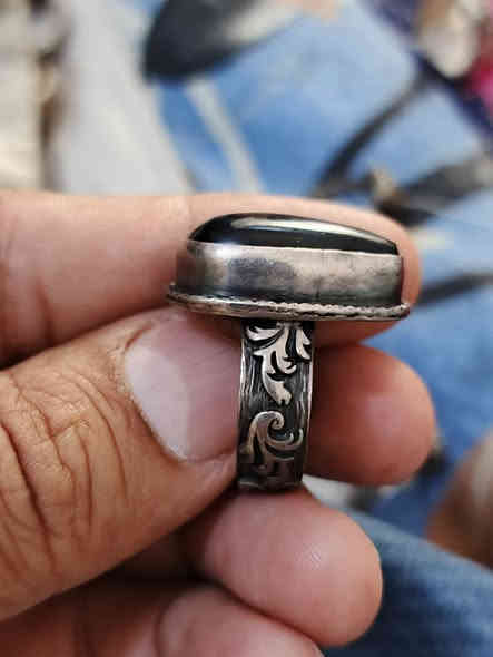 عقيق قياس 18-19 سعر 45 الف مكاني مدينة الصدر  ***********
